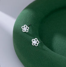 Load image into Gallery viewer, SLUYNZ Solid 925 Sterling Silver Tiny Flower Earrings Stud for Women Teens Cute Flower Stud Earrings Spring