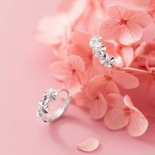 将图片加载到图库查看器,SLUYNZ 925 Sterling Silver Plumeria Flowers Hoop Earrings for Women Teen Girls Flowers Small Huggie Hoop Earrings