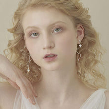 将图片加载到图库查看器,SLUYNZ 925 Sterling Silver Snowflake Dangle Earrings Chain for Women Teen Girls Snowflake Earrings Drop Earrings