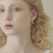 将图片加载到图库查看器,SLUYNZ 925 Sterling Silver Snowflake Dangle Earrings Chain for Women Teen Girls Snowflake Earrings Drop Earrings