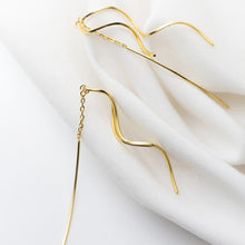 Load image into Gallery viewer, SLUYNZ 925 Sterling Silver Curve Threader Earrings Chain for Women Girls Wave Earring Dangle Earring Tassel