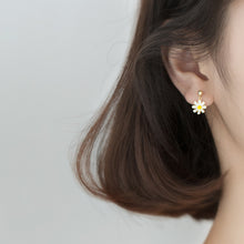 将图片加载到图库查看器,SLUYNZ 925 Sterling Silver Daisy Dangle Earrings Drop for Women Girls Little Flower Earring Mini Ball Stud Earring