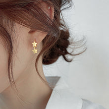 将图片加载到图库查看器,SLUYNZ 925 Sterling Silver Star Earrings Hoop for Womens Teens Girls Double Stars Drop Earrings Small Huggie Hoop Earrings Star Charms Earrings