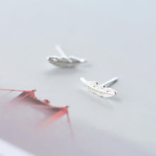 Load image into Gallery viewer, SLUYNZ Genuine 925 Sterling Silver Tiny Feather Studs Earrings for Women Teen Girls Sterling Silver Studs Earrings