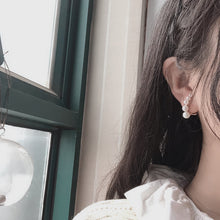 将图片加载到图库查看器,SLUYNZ 925 Sterling Silver Shell Pearl Crawler Earrings Cuff for Women Yellow Gold Clip Ons Earrings