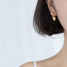 Load image into Gallery viewer, SLUYNZ 925 Sterling Silver Star Hoop Earrings for Women Teen Girls Shiny Star Earrings Hoop