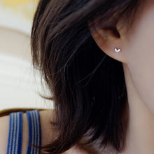 将图片加载到图库查看器,SLUYNZ 925 Sterling Silver Tiny Heart Studs Earrings for Women Teen Girls Small Heart Earrings Studs