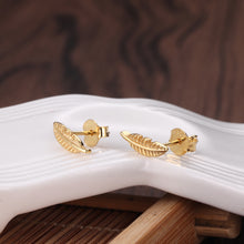 Load image into Gallery viewer, SLUYNZ Genuine 925 Sterling Silver Tiny Feather Studs Earrings for Women Teen Girls Sterling Silver Studs Earrings