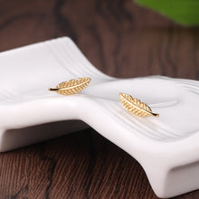 Load image into Gallery viewer, SLUYNZ Genuine 925 Sterling Silver Tiny Feather Studs Earrings for Women Teen Girls Sterling Silver Studs Earrings