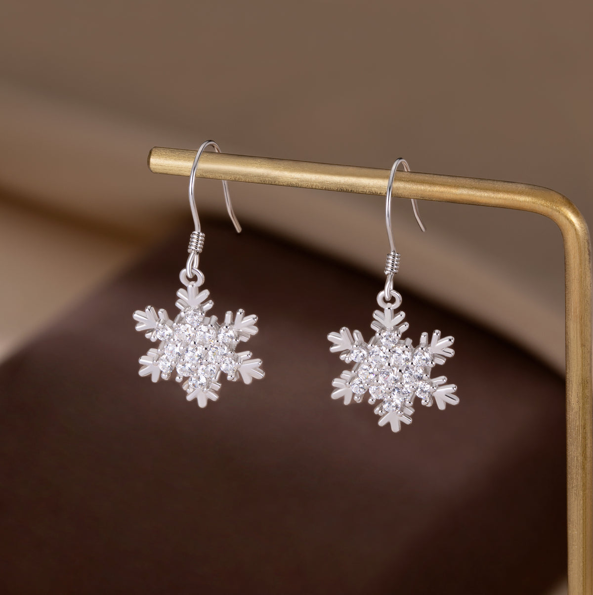 SLUYNZ 925 Sterling Silver Sparkling CZ Snowflake Earrings Drop for Women Snowflake Dangle Earrings Christmas Gifts