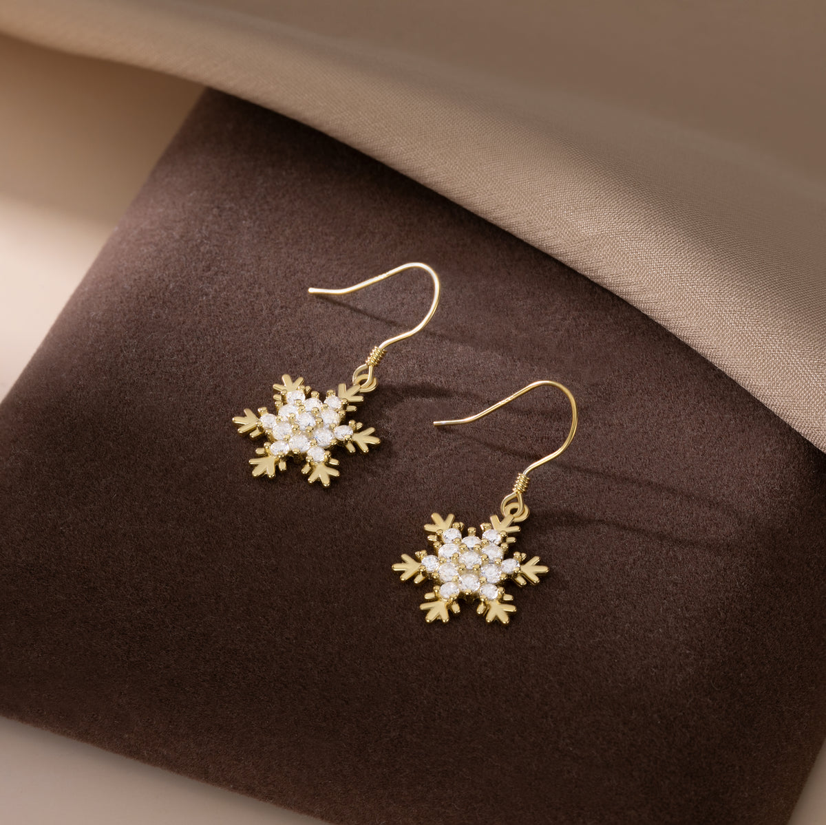 SLUYNZ 925 Sterling Silver Sparkling CZ Snowflake Earrings Drop for Women Snowflake Dangle Earrings Christmas Gifts