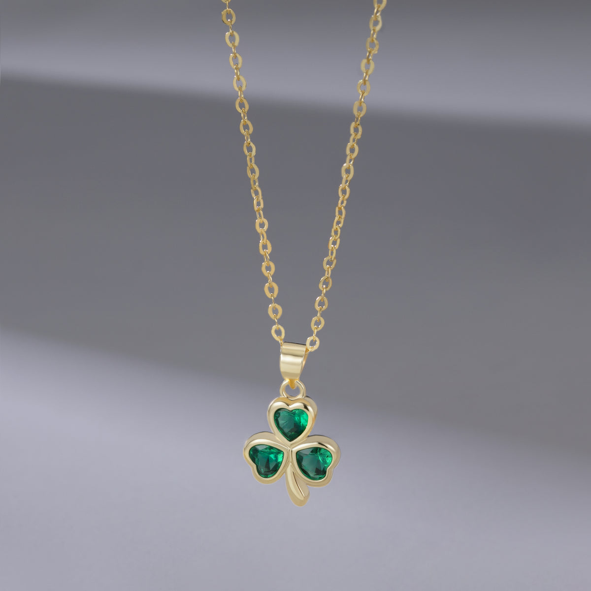 SLUYNZ 925 Sterling Silver Green Shamrock Choker Necklace for Women Teens Clover Pandant Necklace Chain