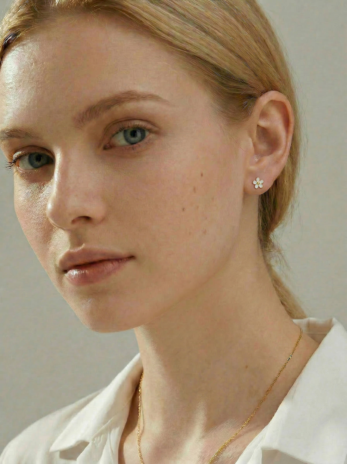 SLUYNZ 925 Sterling Silver Cute Flowers Studs Earrings for Women Teen Girls Small Daisy Studs Earrings for Spring Summer