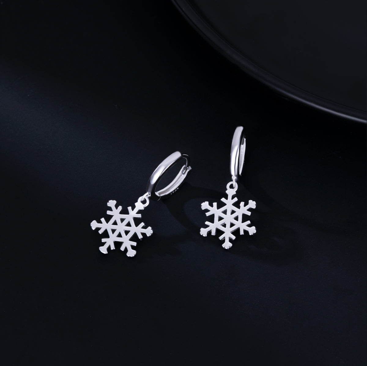 SLUYNZ 925 Sterling Silver Snowflake Hoop Earrings for Women Frozen Flower Hoop Earrings Winter Christmas Earrings