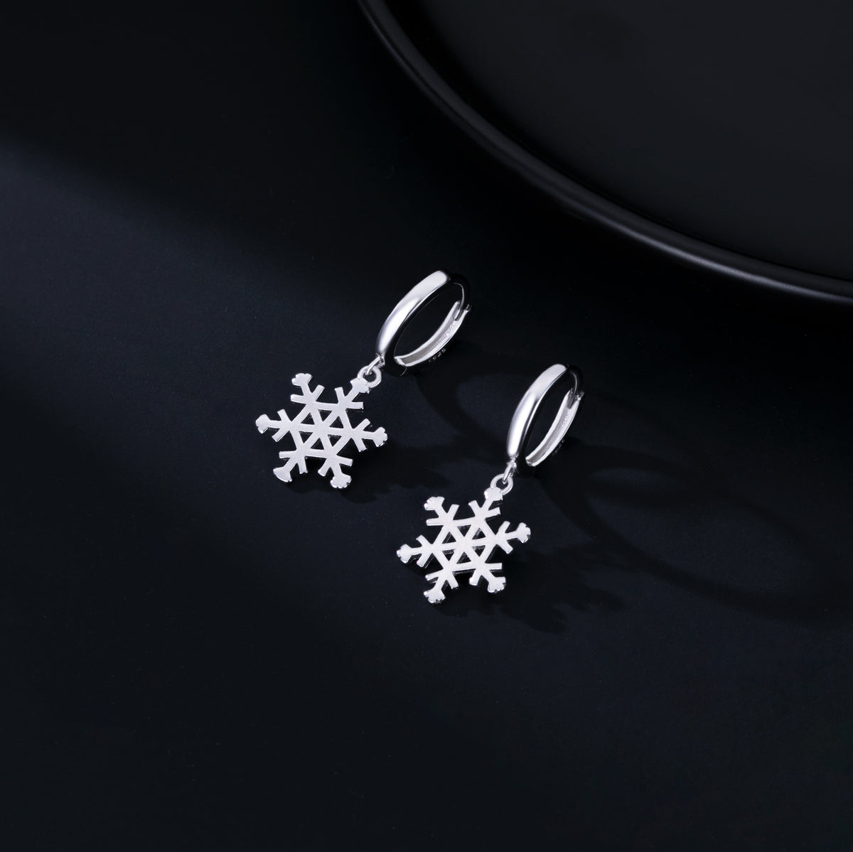 SLUYNZ 925 Sterling Silver Snowflake Hoop Earrings for Women Frozen Flower Hoop Earrings Winter Christmas Earrings