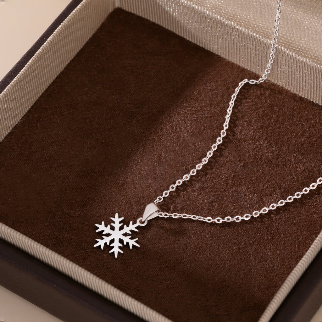 SLUYNZ 925 Sterling Silver Christmas Snowflake Pendant Necklace Chain for Women Teens Girls Snowflake Choker Necklace Winter