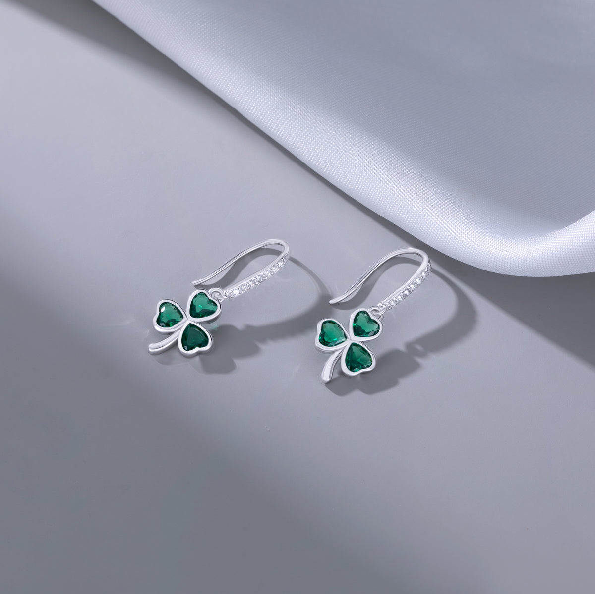 SLUYNZ 925 Sterling Silver Green Clover Leaf Dangle Earrings for Women Teens CZ Shamrock Drop Earrings for St Patricks Day