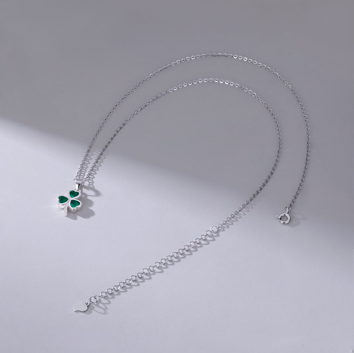 SLUYNZ 925 Sterling Silver Green Shamrock Choker Necklace for Women Teens Clover Pandant Necklace Chain