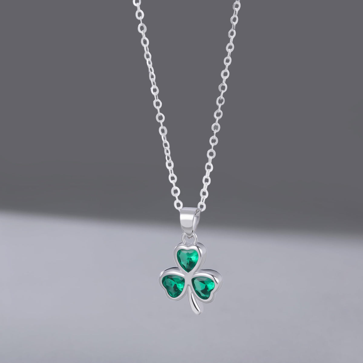 SLUYNZ 925 Sterling Silver Green Shamrock Choker Necklace for Women Teens Clover Pandant Necklace Chain