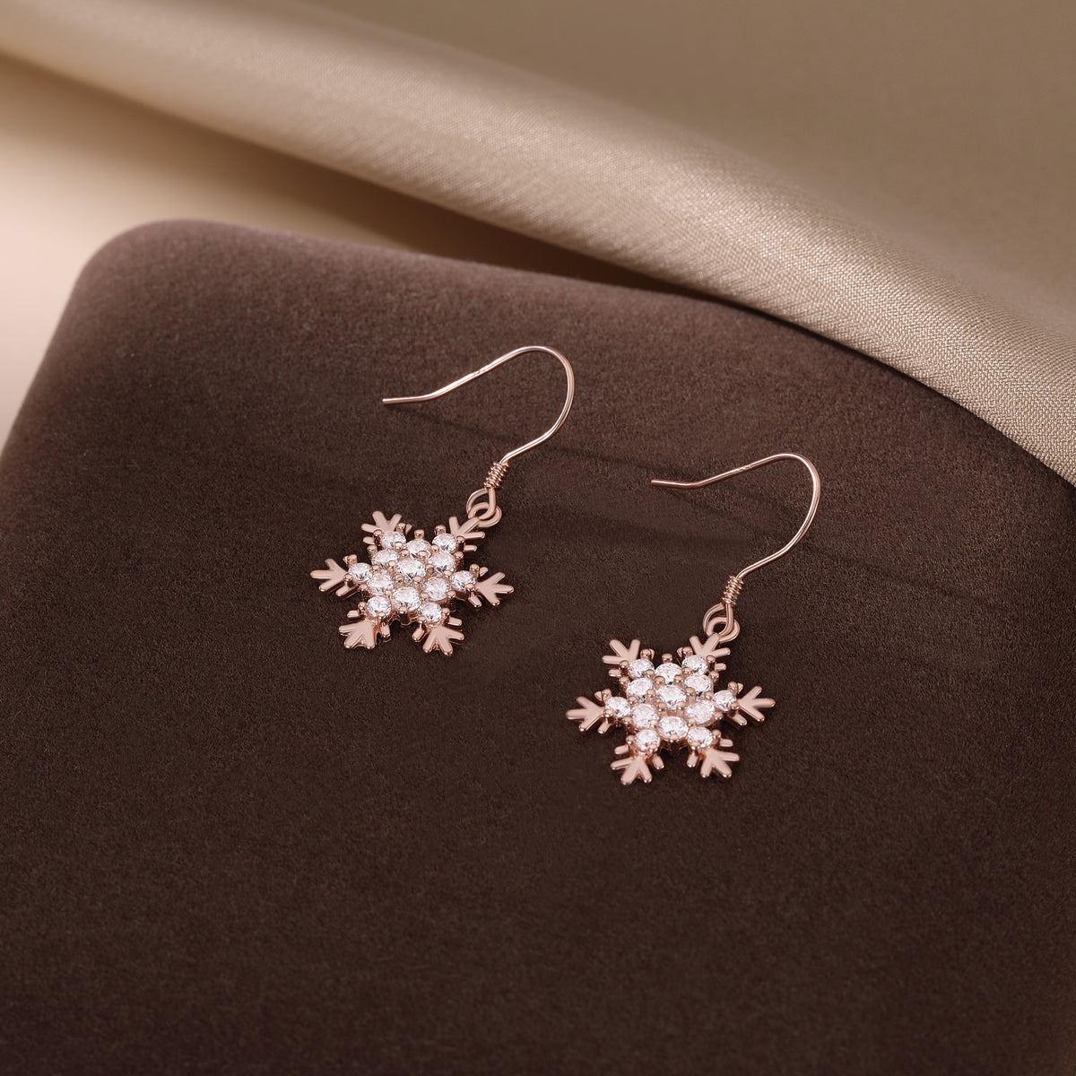 SLUYNZ 925 Sterling Silver Sparkling CZ Snowflake Earrings Drop for Women Snowflake Dangle Earrings Christmas Gifts