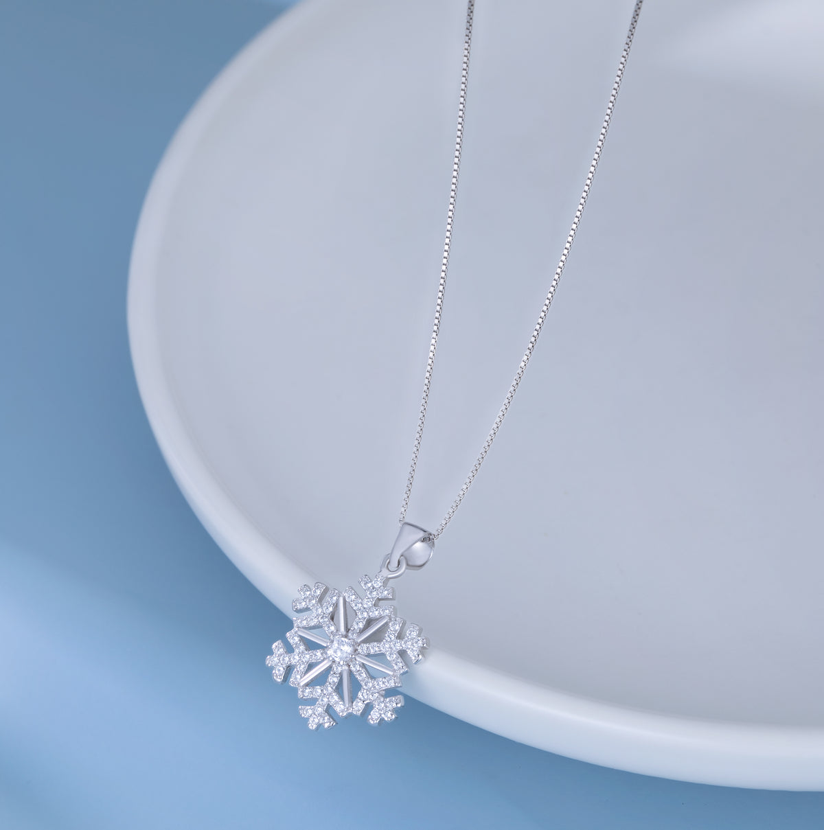 SLUYNZ 925 Sterling Silver Snowflake Pendant Necklace for Women Teens Christmas Snowflake Necklace Choker Sparkly CZ Snowflake Necklace Winter Necklace