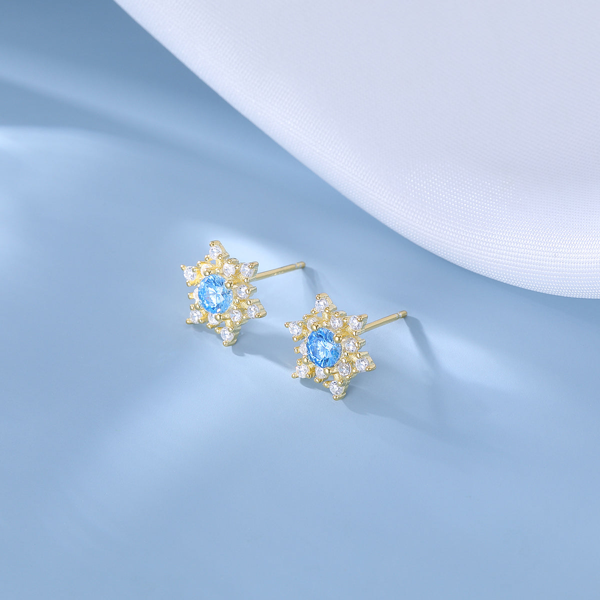 SLUYNZ Solid 925 Sterling Silver Sparkling Blue Crystal Snowflake Earrings Stud for Women Teens Pretty Snowflake Stud Earrings