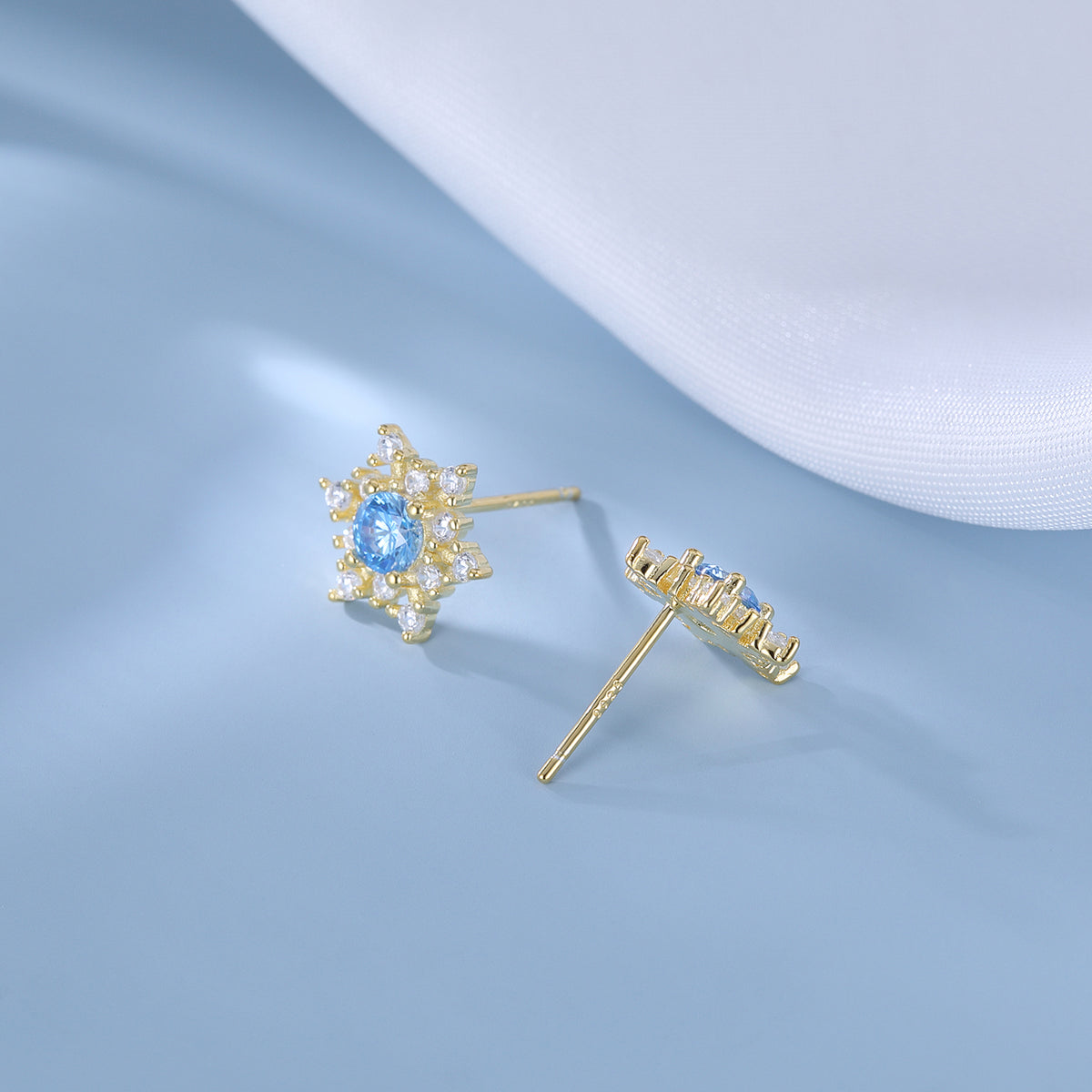 SLUYNZ Solid 925 Sterling Silver Sparkling Blue Crystal Snowflake Earrings Stud for Women Teens Pretty Snowflake Stud Earrings