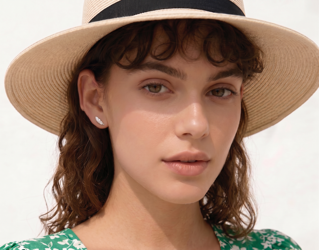 SLUYNZ 925 Sterling Silver Feather Studs Earrings for Women Girls Leaf Studs Earrings Small Earrings Tiny Studs