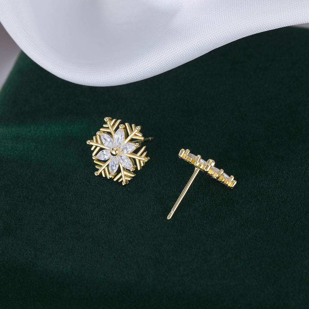 SLUYNZ 925 Sterling Silver CZ Snowflake Earrings Studs for Women Teen Girls Shiny Snowflake Studs Earrings