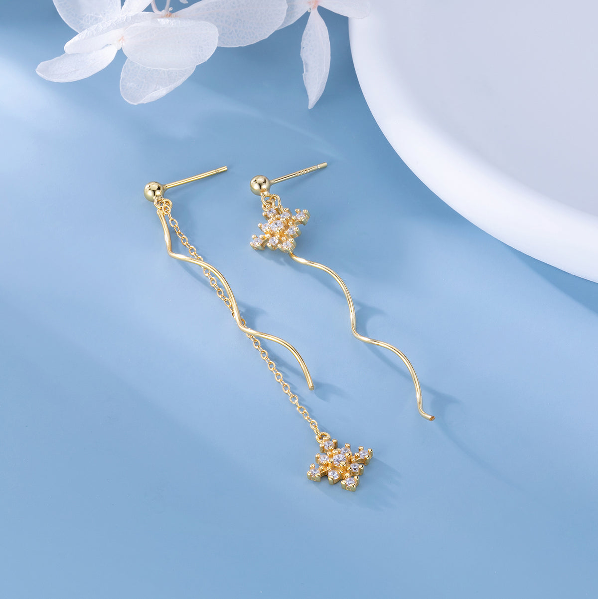 SLUYNZ 925 Sterling Silver Snowflake Dangle Earrings Chain for Women Teen Girls Snowflake Earrings Drop Earrings