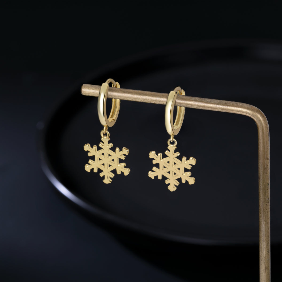 SLUYNZ 925 Sterling Silver Snowflake Hoop Earrings for Women Frozen Flower Hoop Earrings Winter Christmas Earrings