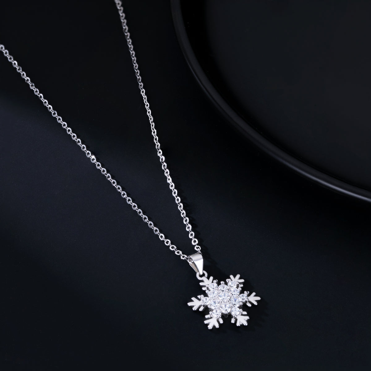SLUYNZ 925 Sterling Silver Sparkling CZ Snowflake Necklace Pendant for Women Teens Girls Winter Snowflake Chain Necklace Choker Christmas Gifts