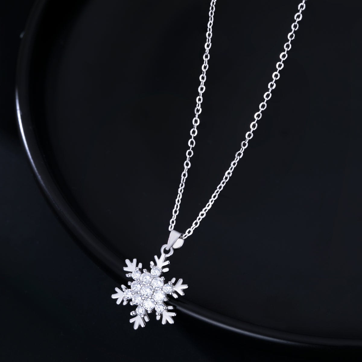 SLUYNZ 925 Sterling Silver Sparkling CZ Snowflake Necklace Pendant for Women Teens Girls Winter Snowflake Chain Necklace Choker Christmas Gifts