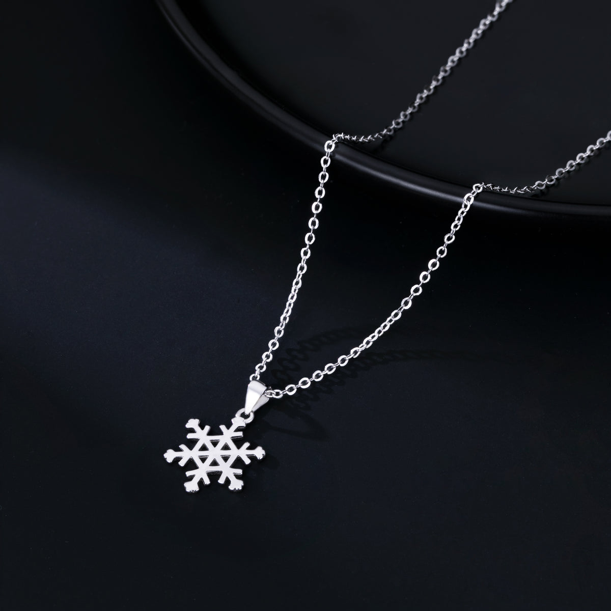 SLUYNZ 925 Sterling Silver Snowflake Necklace Pendant for Women Teens Winter Snowflake Chain Necklace Choker Christmas Gifts