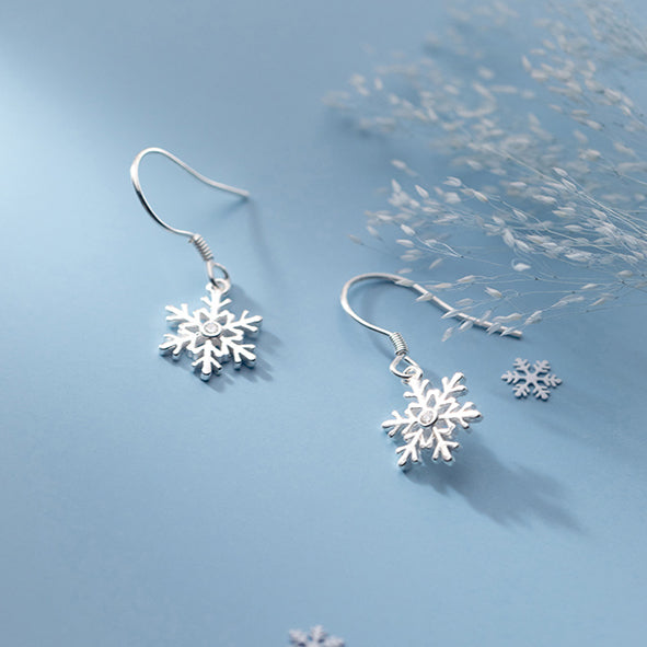 SLUYNZ 925 Sterling Silver Snowflake Earrings Drop for Women Teen Girls Small Snowflake Dangle Earrings