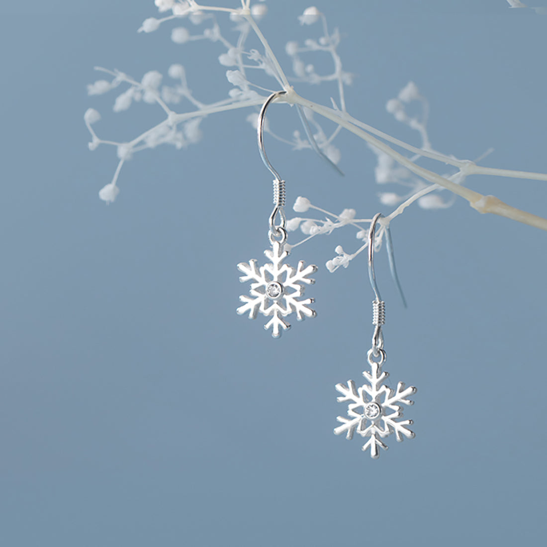 SLUYNZ 925 Sterling Silver Snowflake Earrings Drop for Women Teen Girls Small Snowflake Dangle Earrings