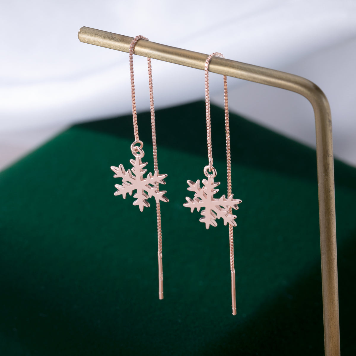 SLUYNZ 925 Sterling Silver Snowflake Dangle Earrings Chain for Women Teen Girls Snowflake Dangle Earrings Long Threader Earrings