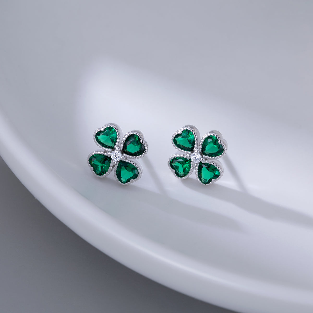 SLUYNZ Solid 925 Sterling Silver Green Clover Earrings Stud for Women Teens Love CZ Clover Stud Earrings for St. Patrick's Day