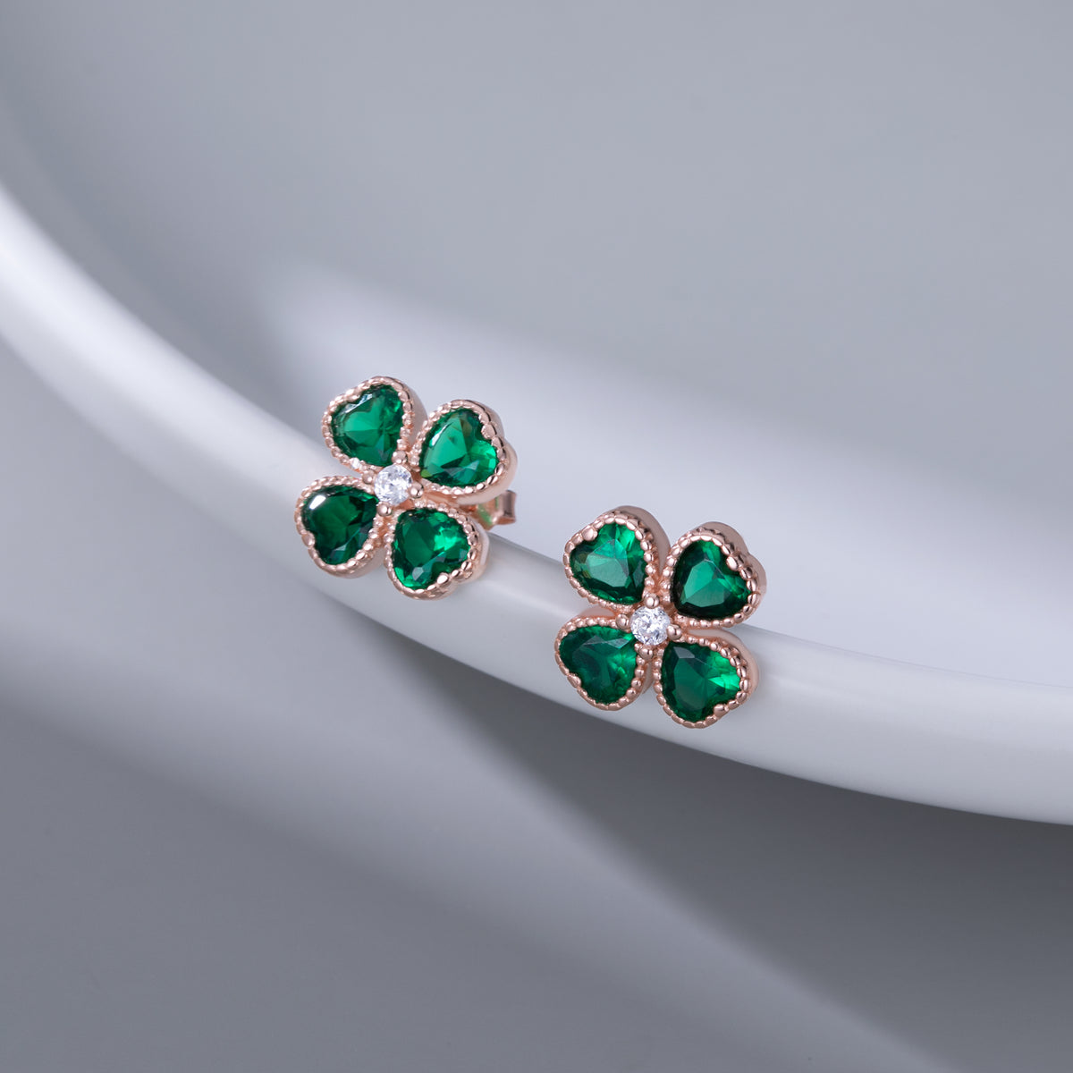 SLUYNZ Solid 925 Sterling Silver Green Clover Earrings Stud for Women Teens Love CZ Clover Stud Earrings for St. Patrick's Day