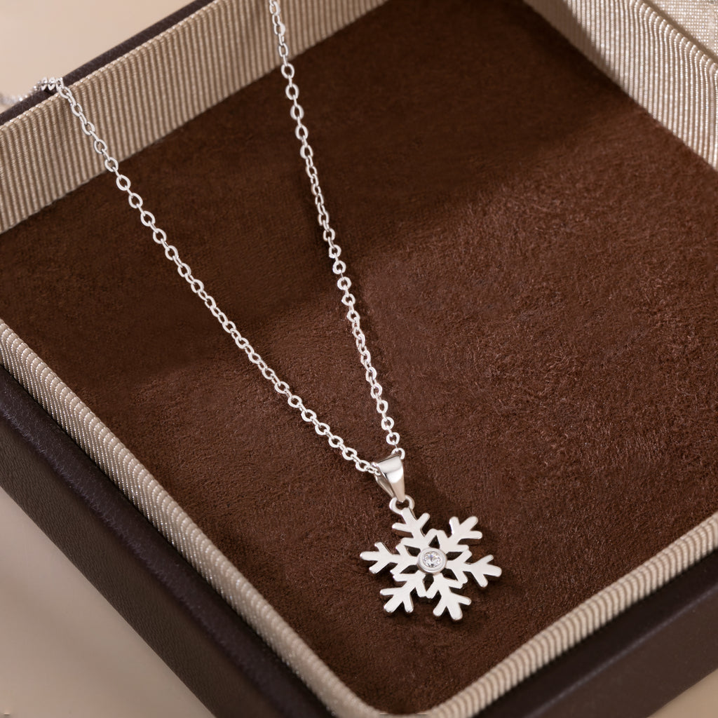 SLUYNZ 925 Sterling Silver CZ Snowflake Pendant Necklace Chain for Women Teens Girls Christmas Snowflake Necklace Winter