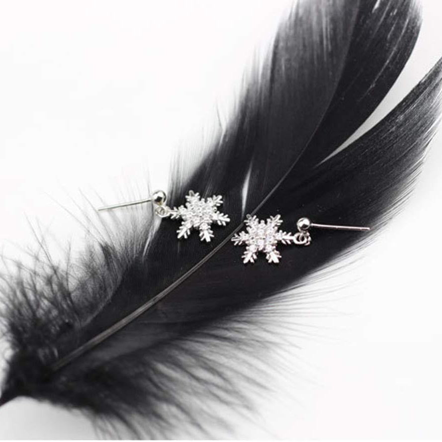 SLUYNZ 925 Sterling Silver Sparkling CZ Snowflake Studs Earrings for Women Teen Girls Snowflake Earrings