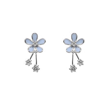 Load image into Gallery viewer, SLUYNZ 925 Sterling Silver Daisy Earrings Studs for Women Teen Girls Pretty Flowers Earrings
